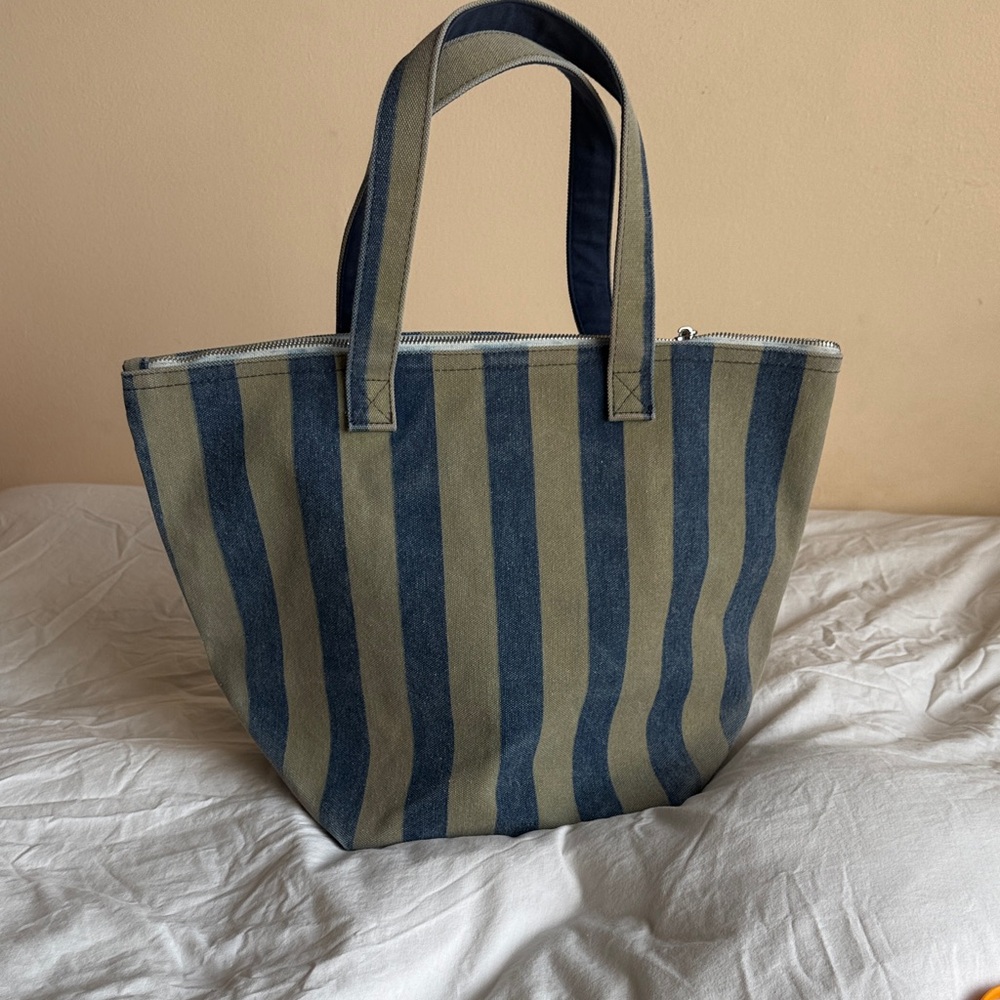 Kule - The Etna Bag 
Striped Canvas Tote Bag in Olive & Navy